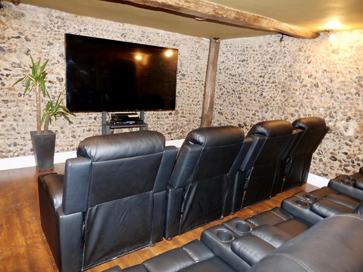 Luxury 9 Bed Manor House Hot Tub Cinema Room Skytv سافرون والدن المظهر الخارجي الصورة